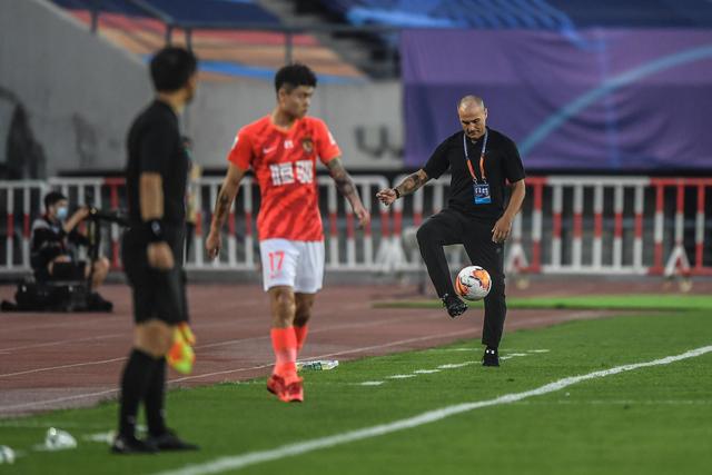 从东里受伤到内讧再到首轮晋级 老詹如何用神奇24天将绝望变奇迹