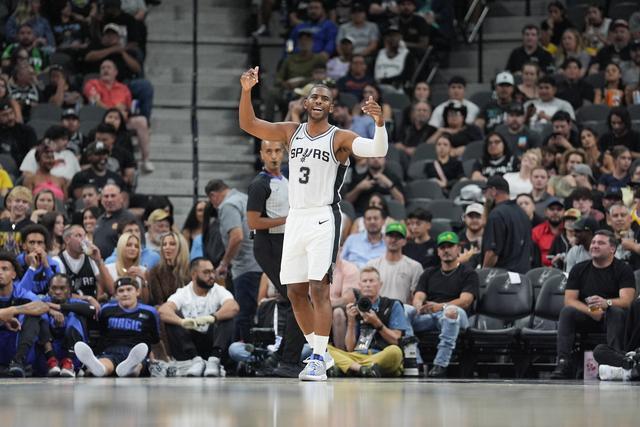 约基奇三双掘金轻取魔术 热火大胜送马刺3连败